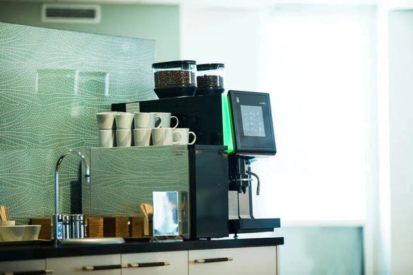 Komercinė automatinė kavos ir Espresso aparatas – Barista ir Espresso