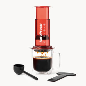 Skaidrus raudonas AeroPress
