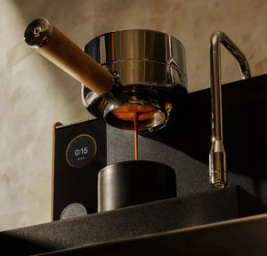1 serijos „Espresso“ kavos virimo aparatas – juodas