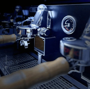 La Nuova Era Altea Anniversario 2 - grupp Kommersiell espressomaskin (Hyra) - Barista och Espresso